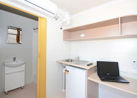 Meekatharra Accommodation Centre - New Castle Holiday 9