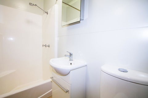 Meekatharra Accommodation Centre - New Castle Holiday 19