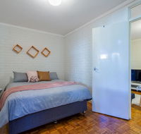 Fremantle Coastal Stay - 1 Bedroom Central Apartment - New Castle Holiday