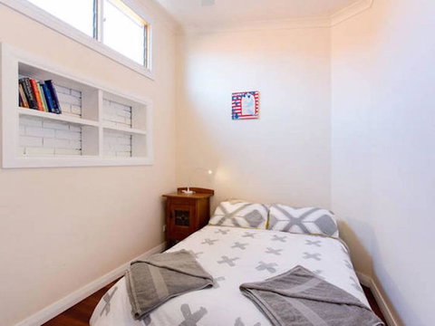 Sunset Cottage - New Castle Holiday 9