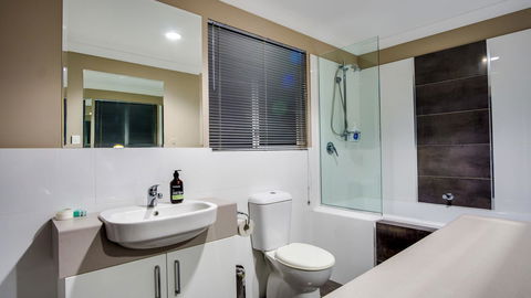Mullaloo B & B - New Castle Holiday 24
