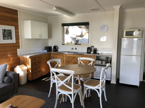 BINALONG BEACH COTTAGE Beachfront At Bay Of Fires Next To Restaurant - New Castle Holiday 18