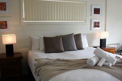 BINALONG BEACH COTTAGE Beachfront At Bay Of Fires Next To Restaurant - New Castle Holiday 17