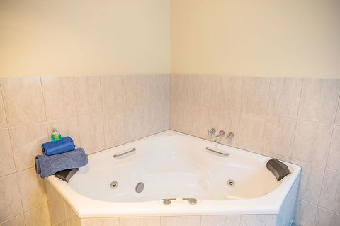 Queechy Motel - New Castle Holiday 44