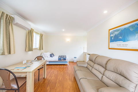 Queechy Motel - New Castle Holiday 40