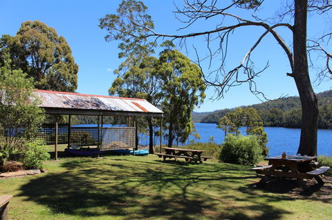 Tullah Lakeside Lodge - New Castle Holiday 6