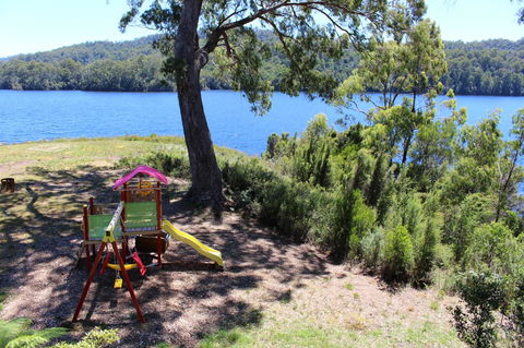 Tullah Lakeside Lodge - New Castle Holiday 30