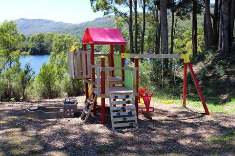 Tullah Lakeside Lodge - New Castle Holiday 14