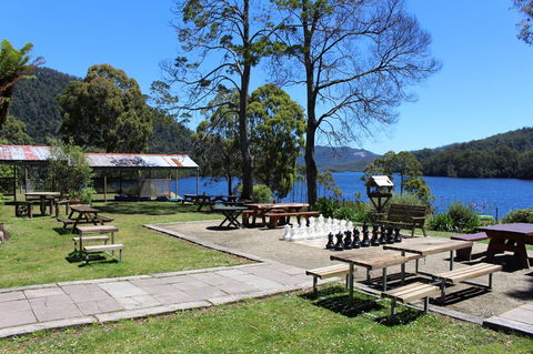 Tullah Lakeside Lodge - New Castle Holiday 33