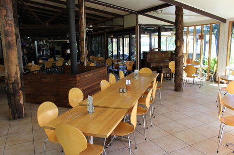 Tullah Lakeside Lodge - New Castle Holiday 35