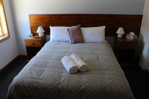 Tullah Lakeside Lodge - New Castle Holiday 2