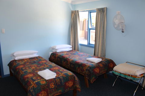Tullah Lakeside Lodge - New Castle Holiday 7