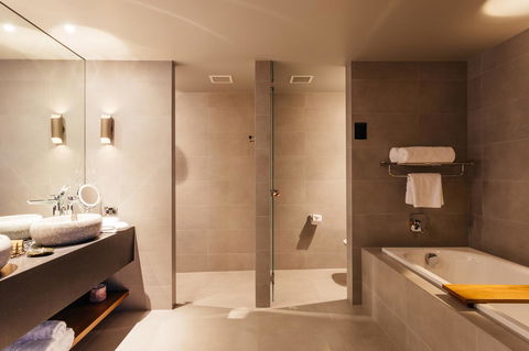 MACq 01 Hotel - New Castle Holiday 27