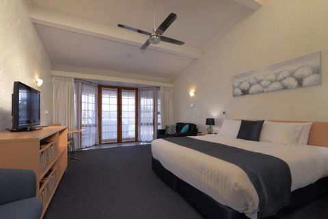 Barclay Motor Inn - New Castle Holiday 1