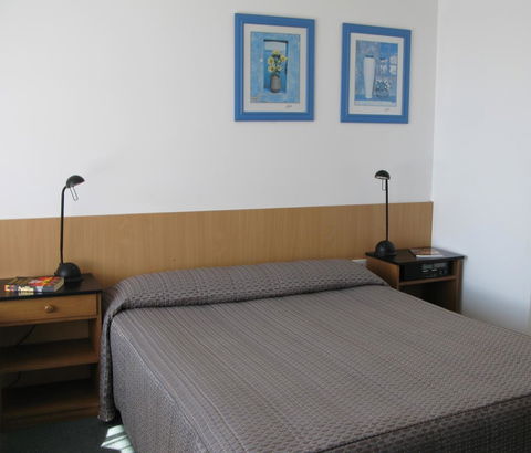 Barclay Motor Inn - New Castle Holiday 44