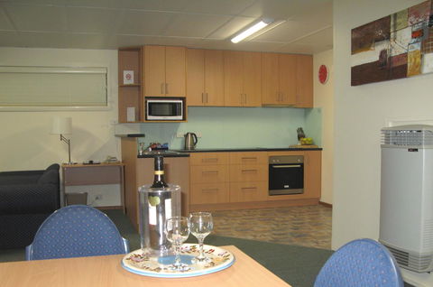 Barclay Motor Inn - New Castle Holiday 29