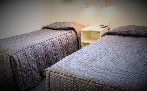 Barclay Motor Inn - New Castle Holiday 23