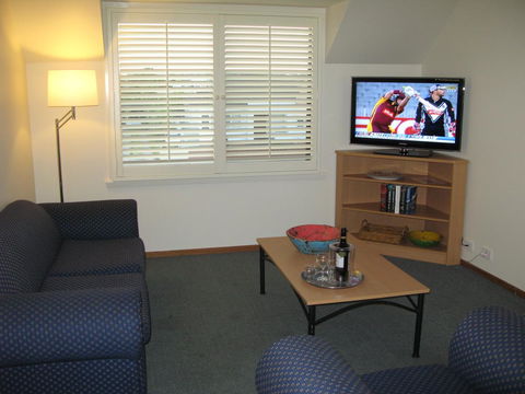 Barclay Motor Inn - New Castle Holiday 30