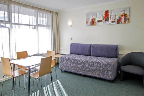 Barclay Motor Inn - New Castle Holiday 25