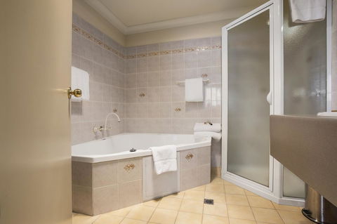 Hadley\'s Orient Hotel - New Castle Holiday 19