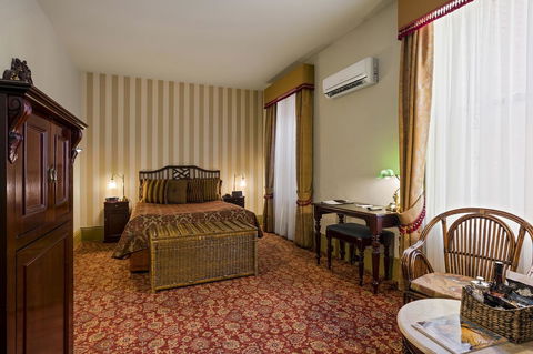 Hadley\'s Orient Hotel - New Castle Holiday 31