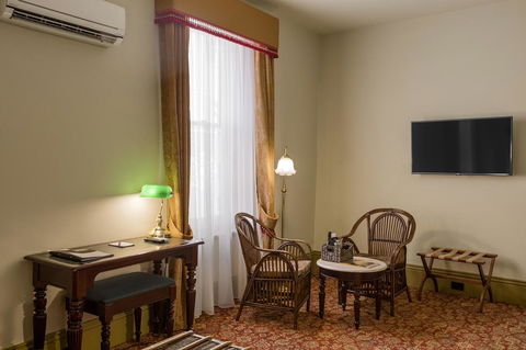 Hadley\'s Orient Hotel - New Castle Holiday 29