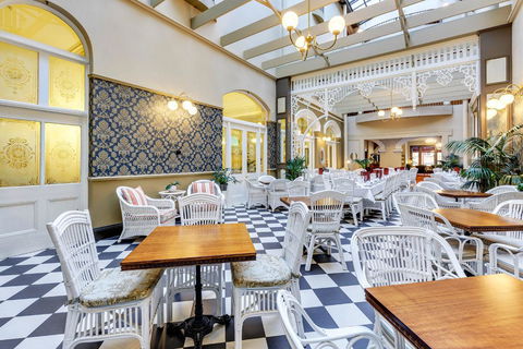 Hadley\'s Orient Hotel - New Castle Holiday 1