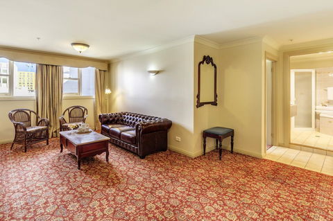 Hadley\'s Orient Hotel - New Castle Holiday 16