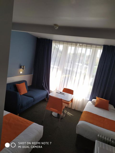 Waterfront Lodge Motel - New Castle Holiday 6