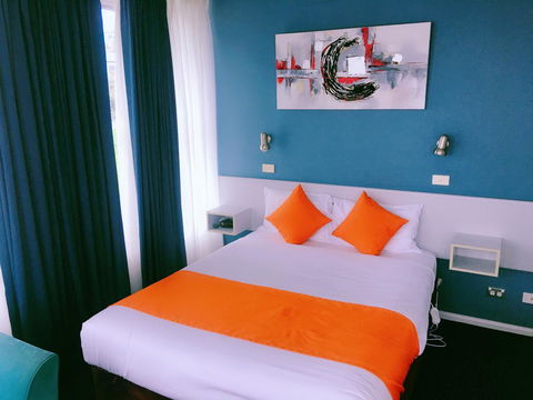 Waterfront Lodge Motel - New Castle Holiday 24