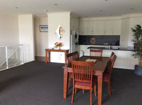 Church Street Villas - New Castle Holiday 5