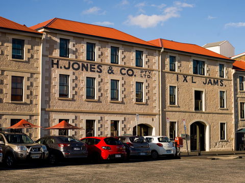 The Henry Jones Art Hotel - New Castle Holiday 5
