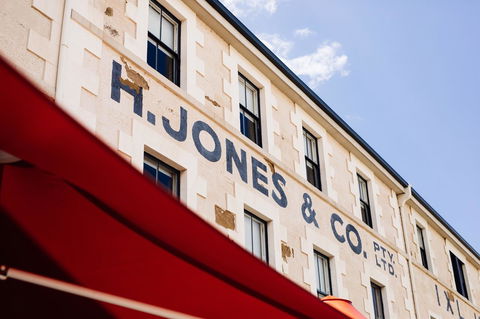 The Henry Jones Art Hotel - New Castle Holiday 0