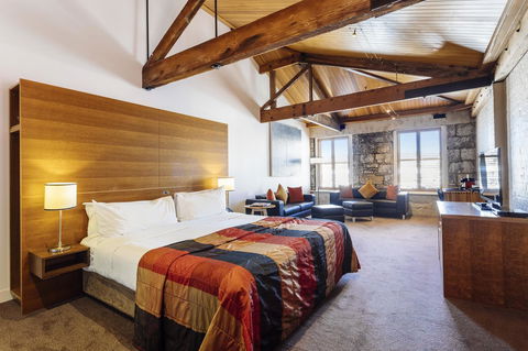 The Henry Jones Art Hotel - New Castle Holiday 6