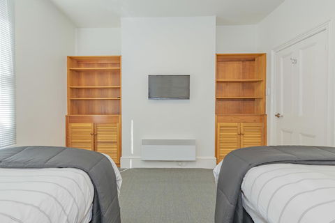 4 Bedroom House - Hobart CBD - Free Parking - Free WIFI - New Castle Holiday 15