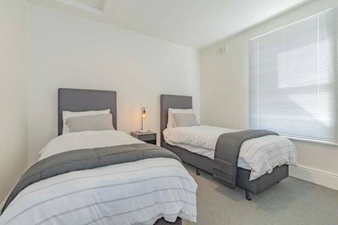 4 Bedroom House - Hobart CBD - Free Parking - Free WIFI - New Castle Holiday 23