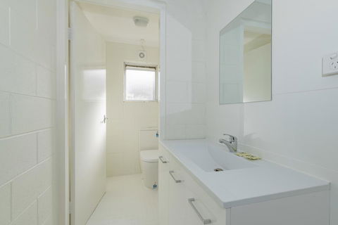 4 Bedroom House - Hobart CBD - Free Parking - Free WIFI - New Castle Holiday 24