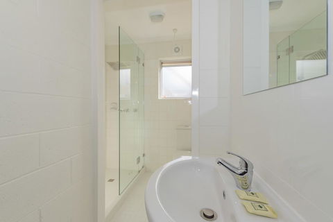 4 Bedroom House - Hobart CBD - Free Parking - Free WIFI - New Castle Holiday 11