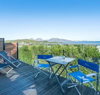 Freycinet Panorama - New Castle Holiday