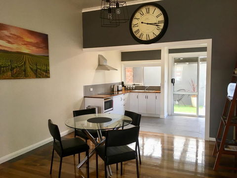 Apartment 5ive - New Castle Holiday 5