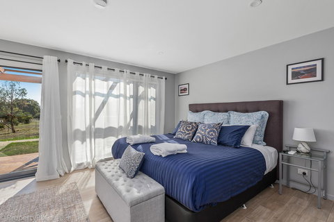 Harrison Grove - New Castle Holiday 3