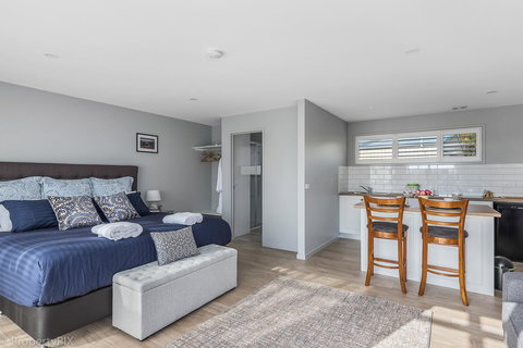 Harrison Grove - New Castle Holiday 7