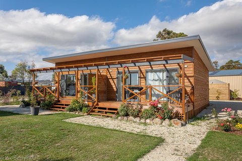 Harrison Grove - New Castle Holiday 12