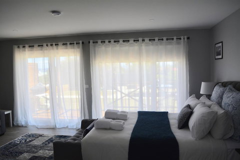 Harrison Grove - New Castle Holiday 30