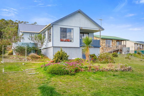 Omaroo Cottage Bruny Island - New Castle Holiday 16