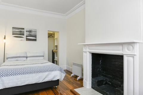 Trinity Hill Apartments - New Castle Holiday 3