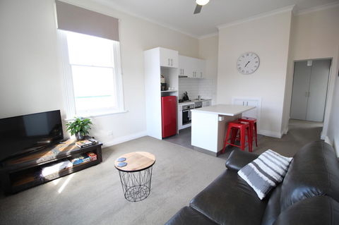 Trinity Hill Apartments - New Castle Holiday 18
