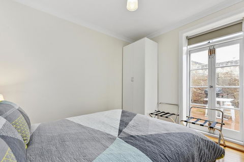 Trinity Hill Apartments - New Castle Holiday 4