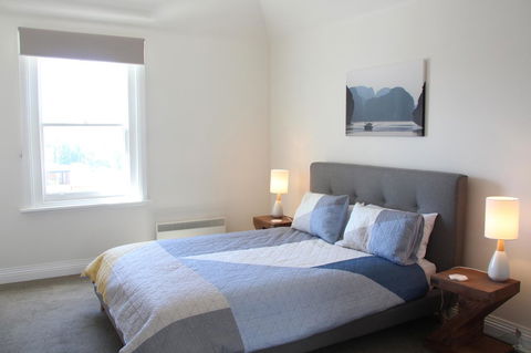 Trinity Hill Apartments - New Castle Holiday 17