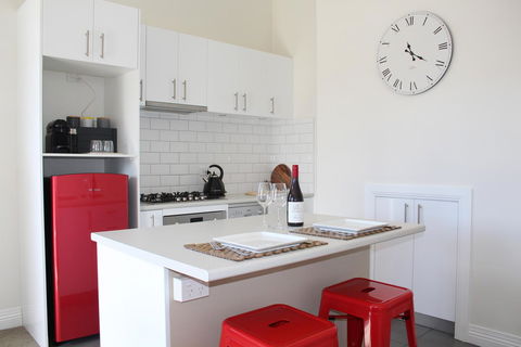 Trinity Hill Apartments - New Castle Holiday 13
